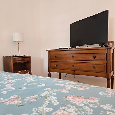 Bed and Breakfast La Tour Noble Сен-Сатюрнен Экстерьер фото